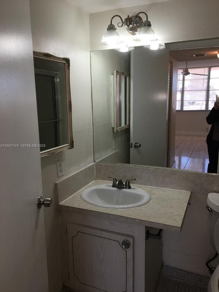 2025 164th St 205 photo 4