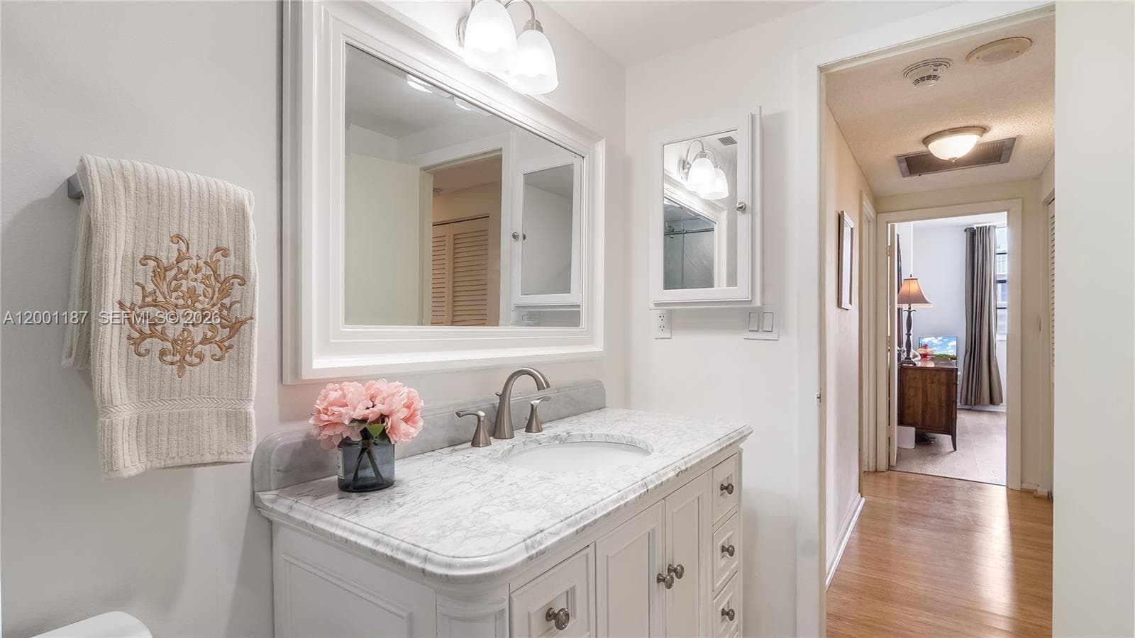 300 Bayview Dr 315 photo 13