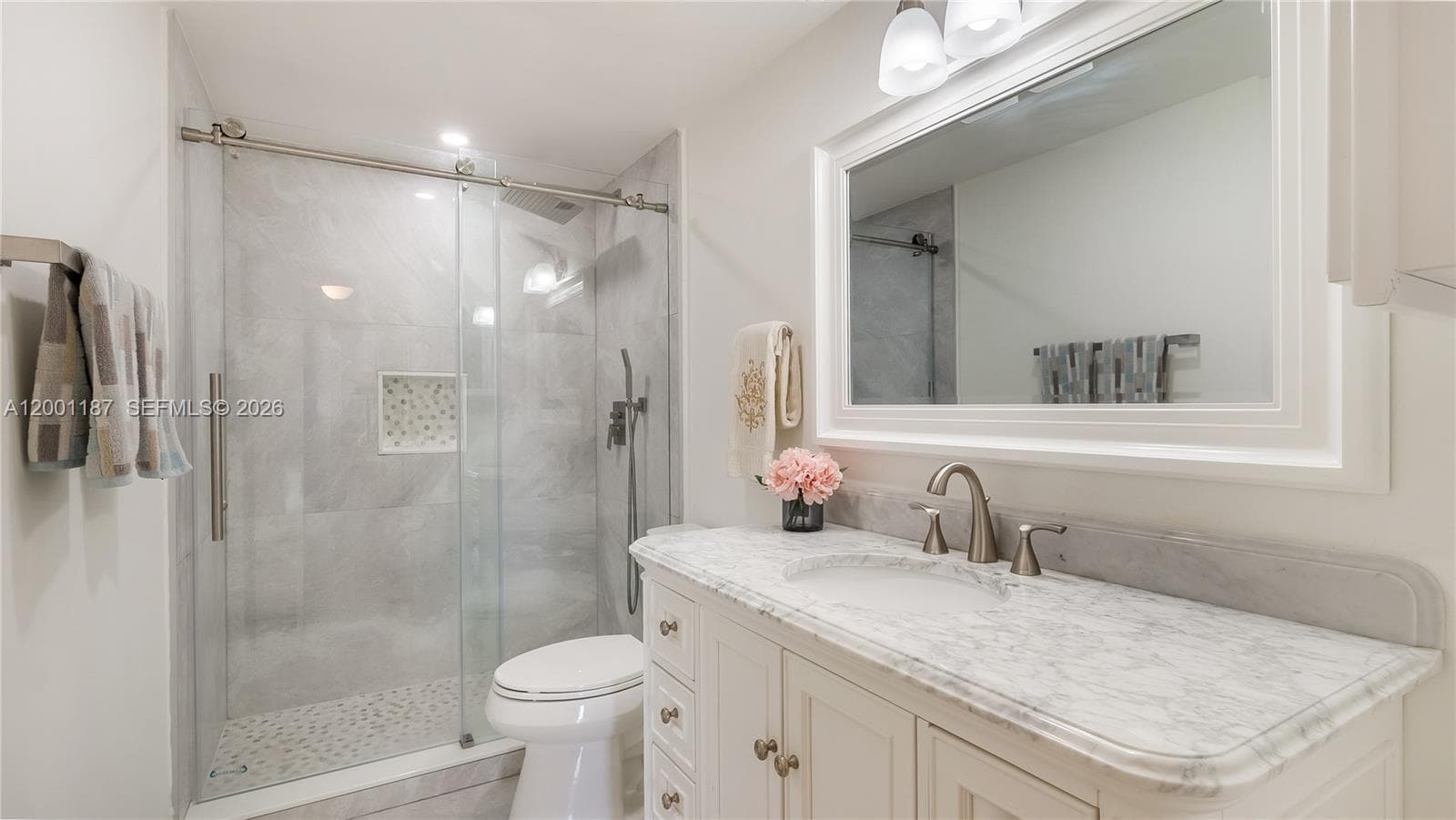 300 Bayview Dr 315 photo 14