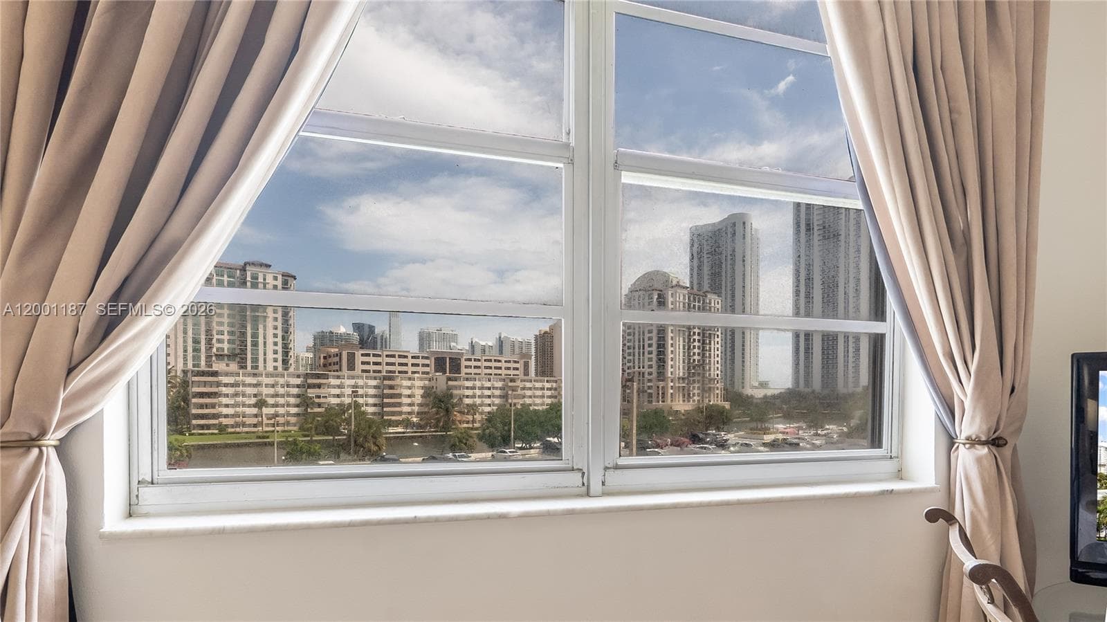 300 Bayview Dr 315 photo 19