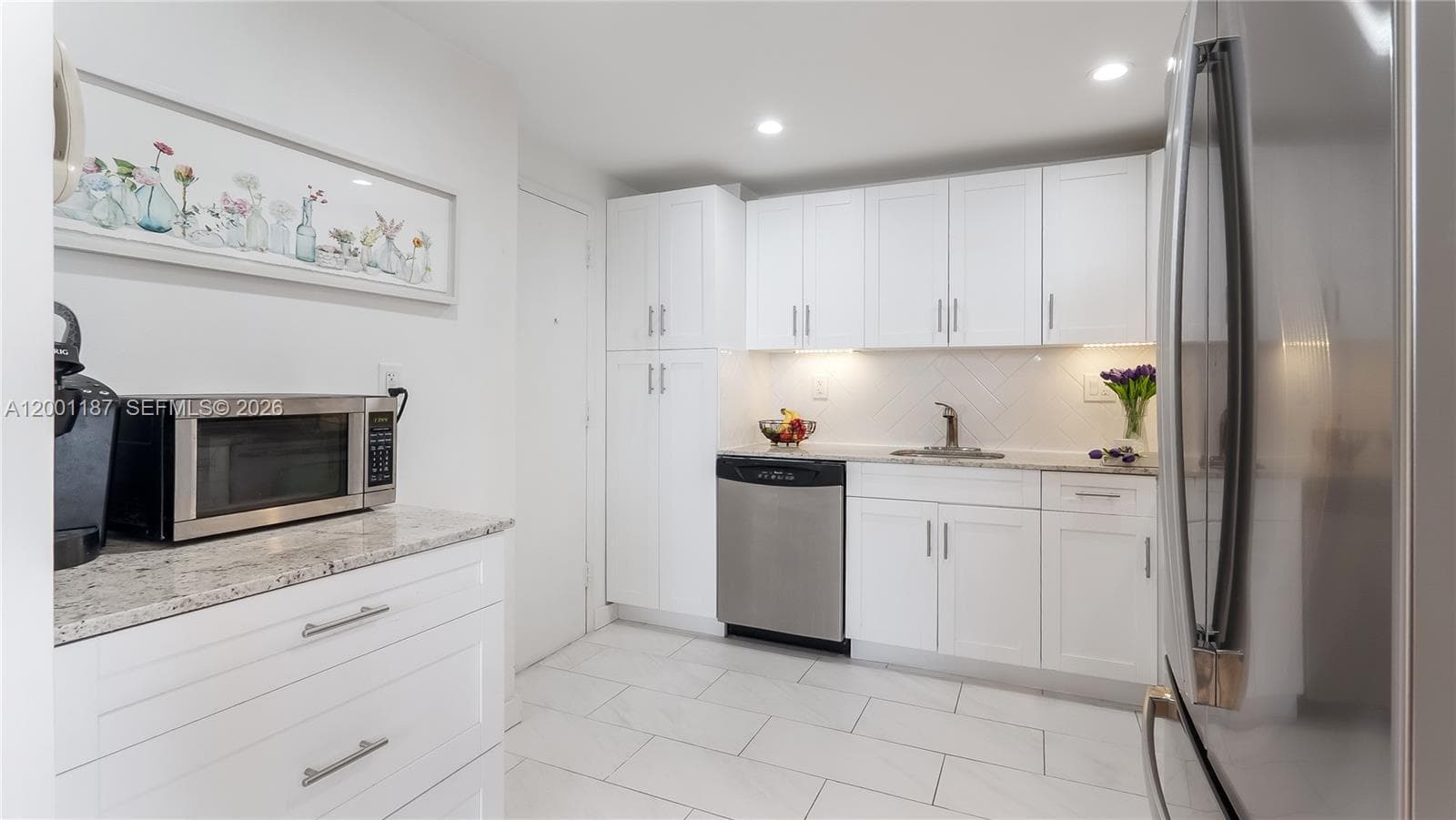 300 Bayview Dr 315 photo 8