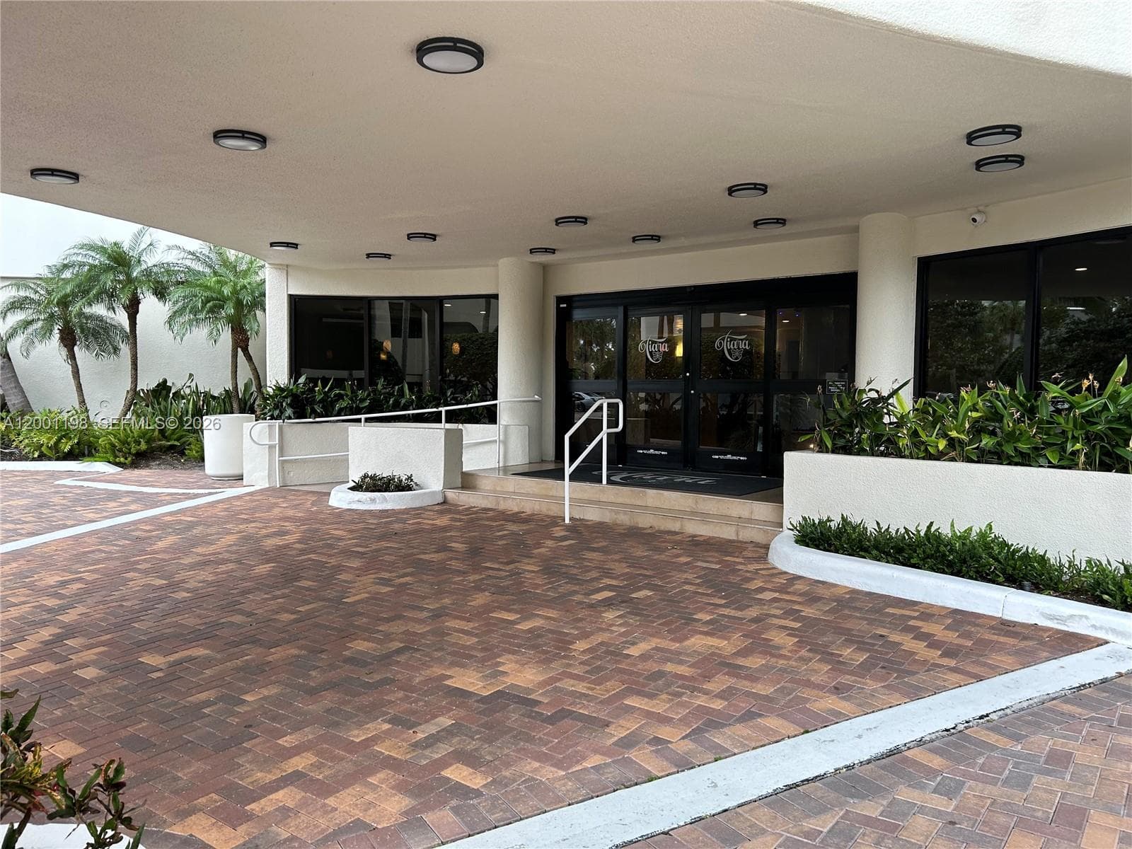 3000 Ocean Dr 20F photo 2