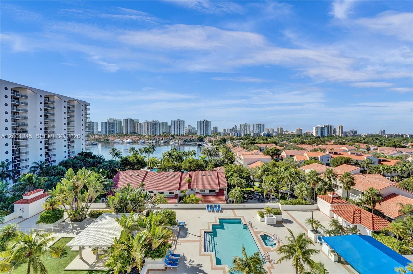 3600 Yacht Club Dr 904 photo 2