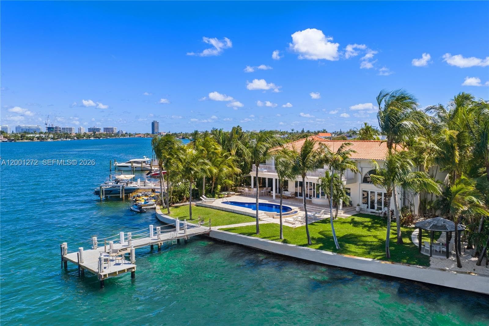 1575 Stillwater Dr photo 2