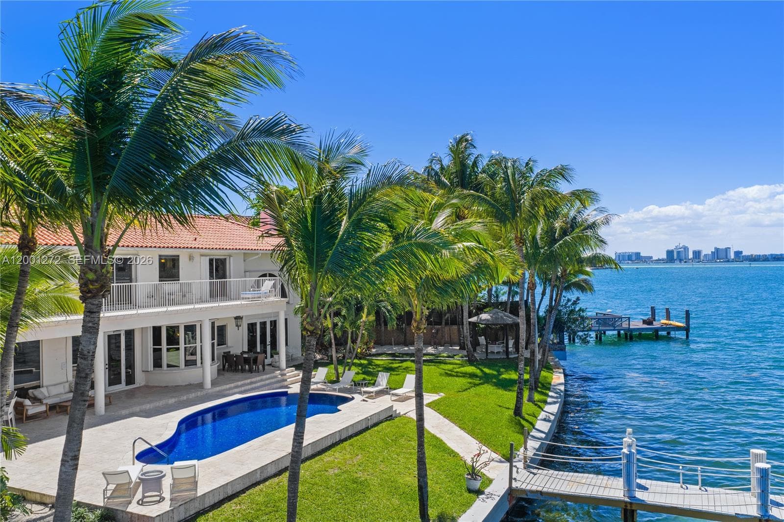 1575 Stillwater Dr photo 3