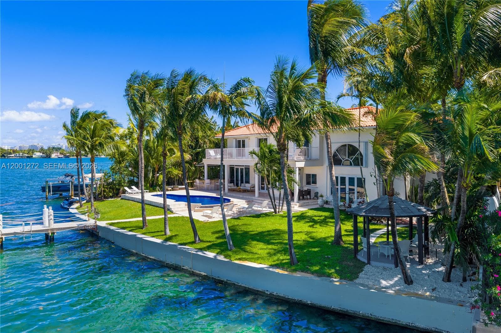 1575 Stillwater Dr photo 4