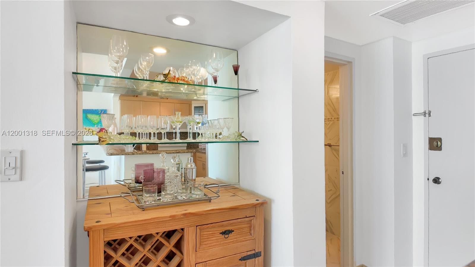 5601 Collins Ave 711 photo 6