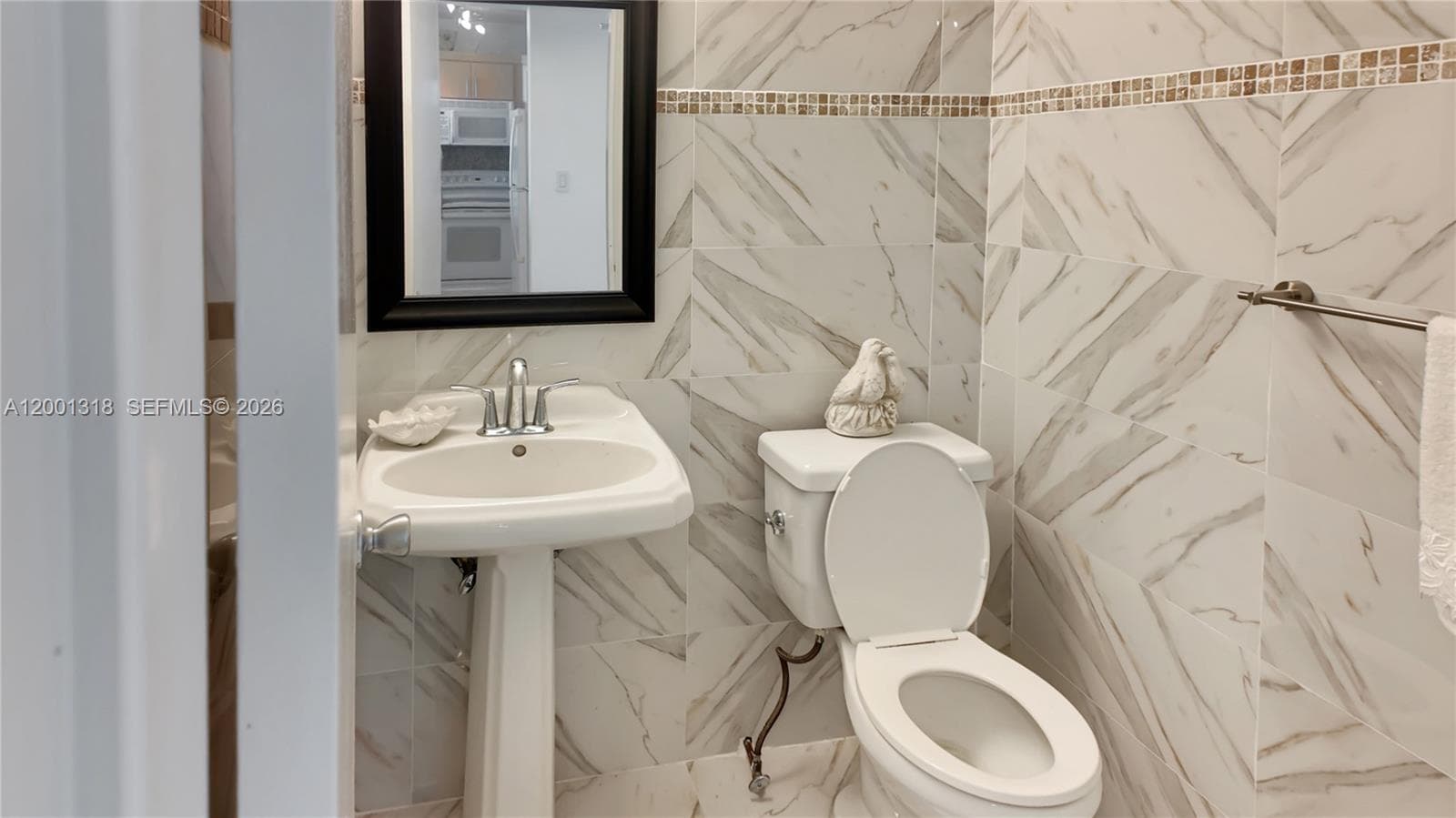 5601 Collins Ave 711 photo 7