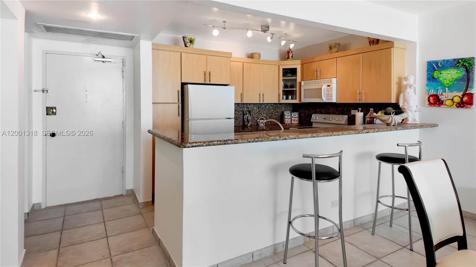 5601 Collins Ave 711 photo 4