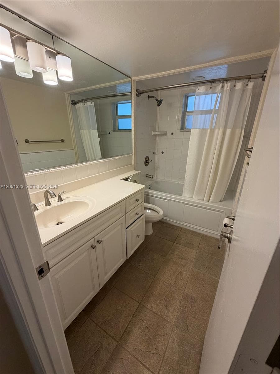 100 Edgewater Dr 127 photo 13