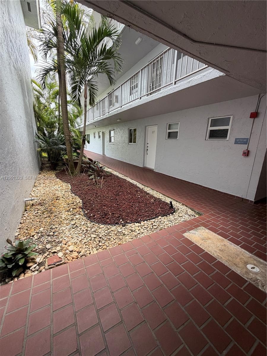 100 Edgewater Dr 127 photo 3