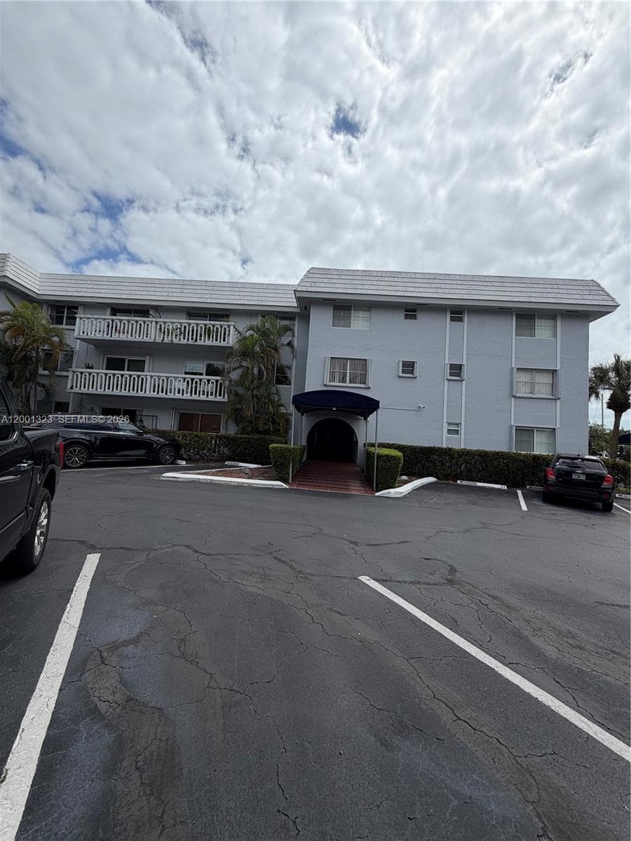 100 Edgewater Dr 127 photo 1