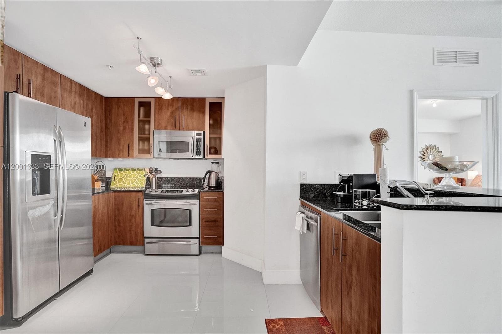 7900 Harbor Island Dr 704 photo 5