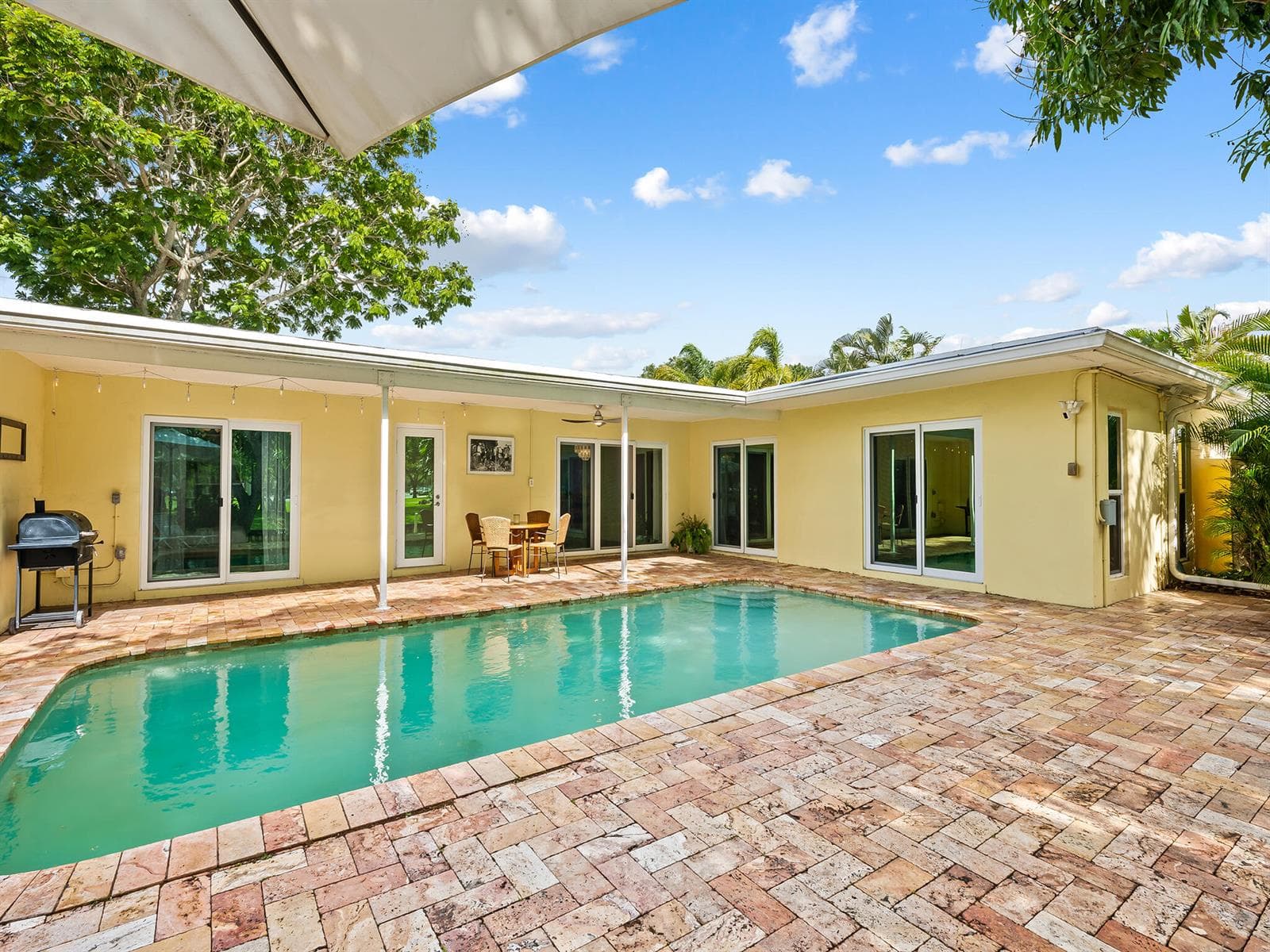 1320 SW 55th Avenue photo 7