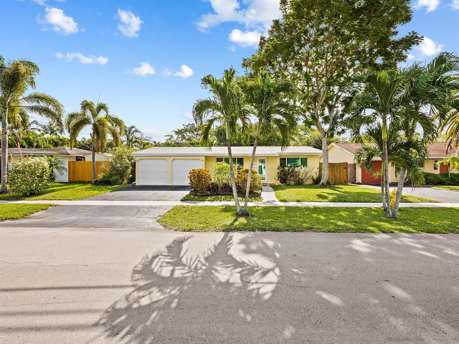 1320 SW 55th Avenue photo 1