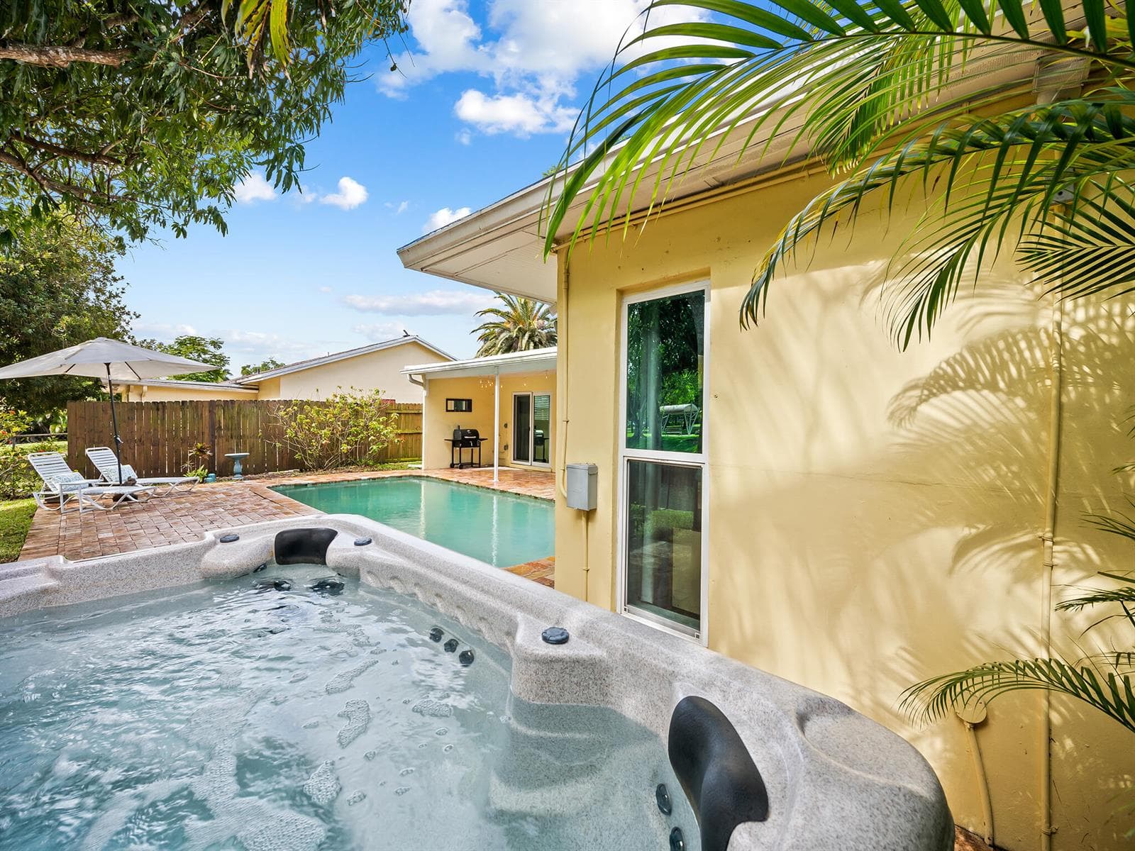 1320 SW 55th Avenue photo 9