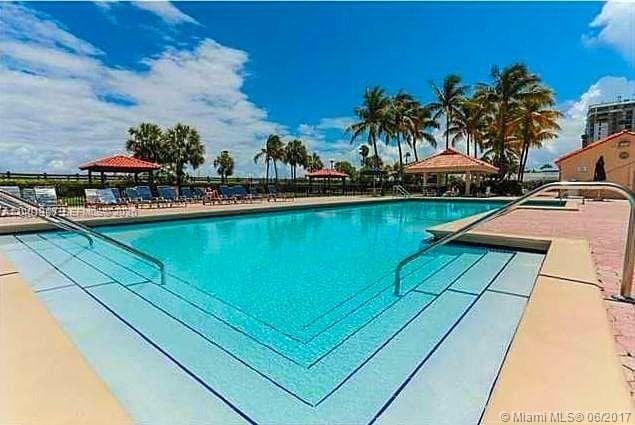 2555 Collins Ave 711 photo 23