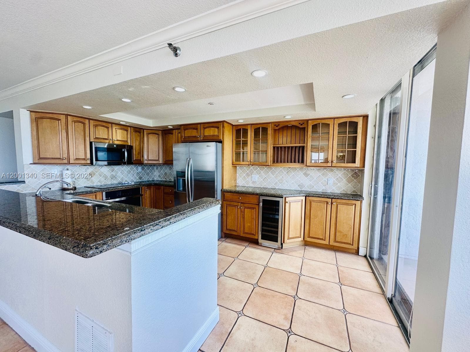 2555 Collins Ave 711 photo 2