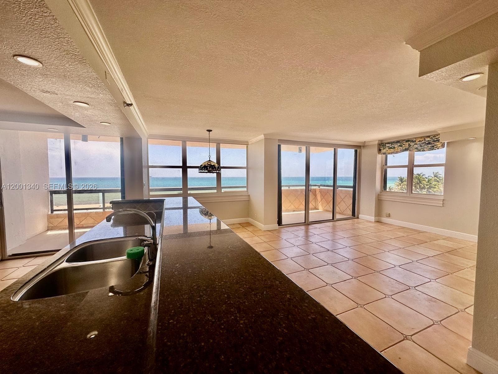 2555 Collins Ave 711 photo 3