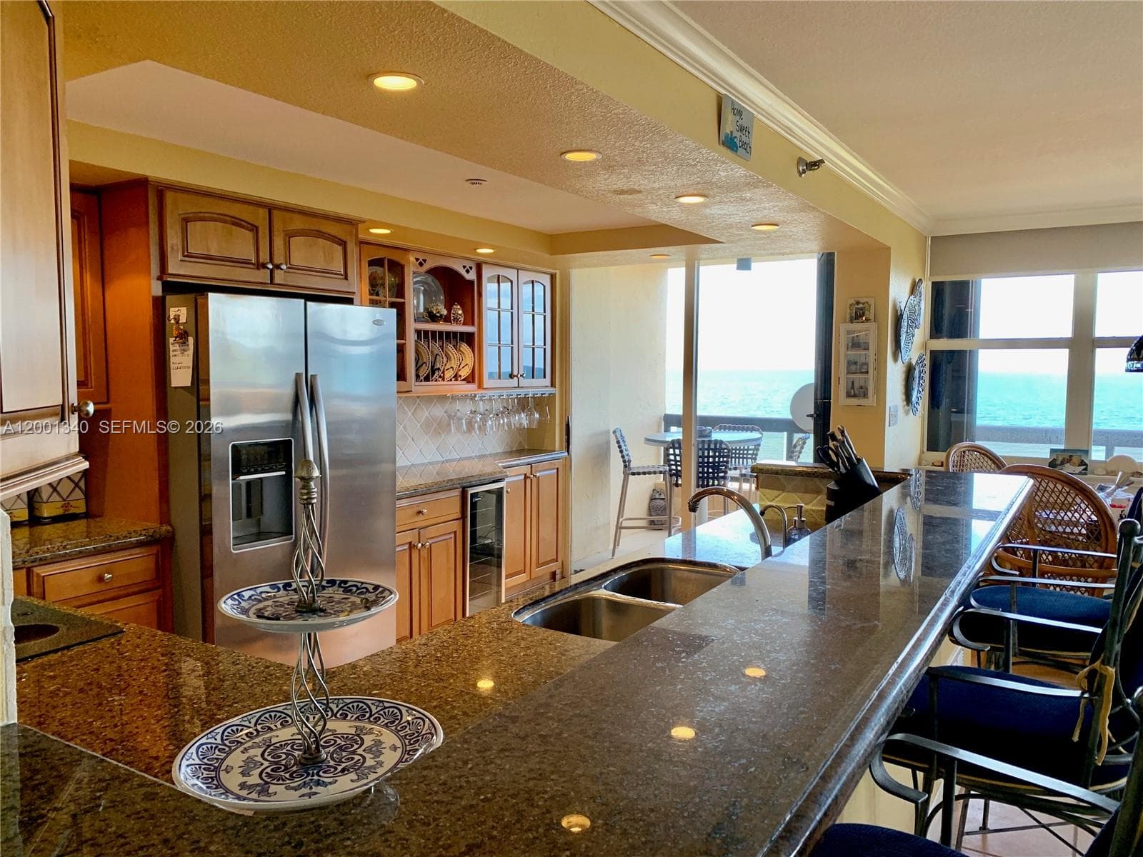 2555 Collins Ave 711 photo 5