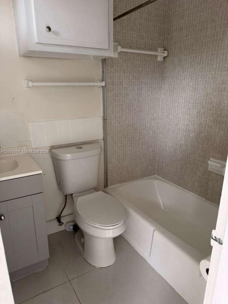 2430 135th St 300 photo 3