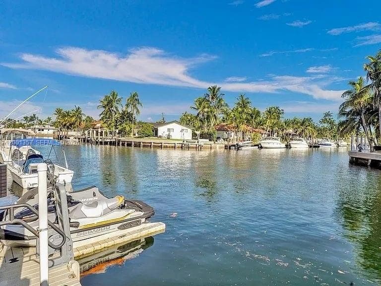 2430 135th St 300 photo 8