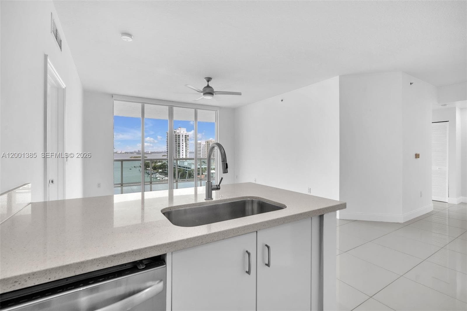 7900 Harbor Island Dr 1101 photo 4