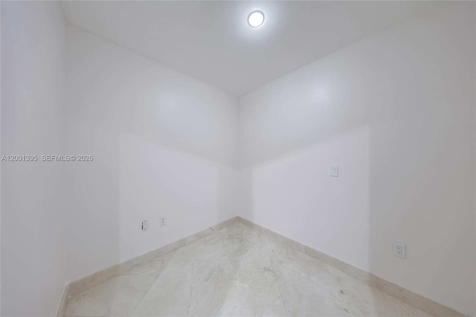 3131 188th St 1-808 photo 18