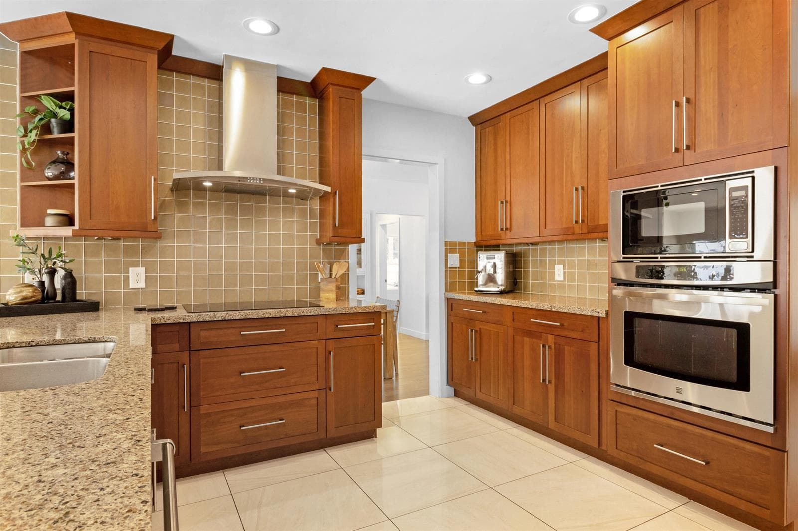 3312 NE 39th Street photo 9