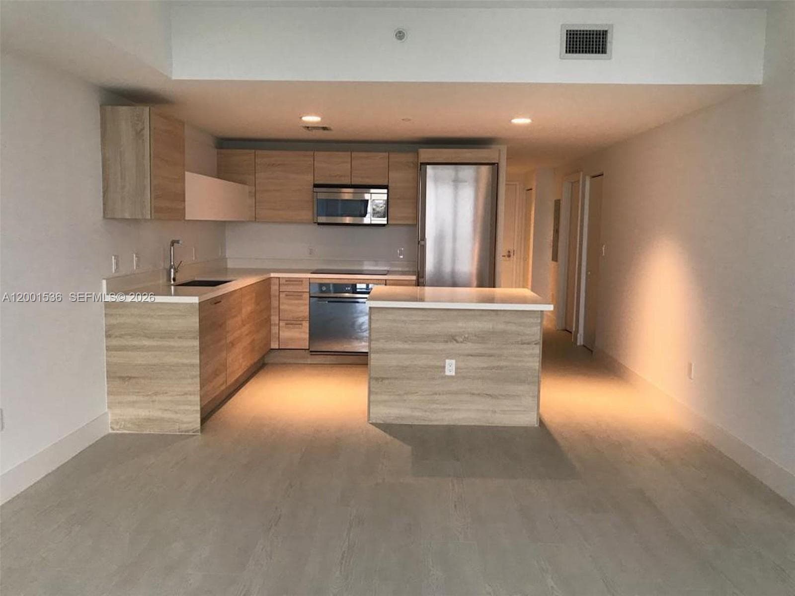 16385 Biscayne Blvd. 1902 photo 2