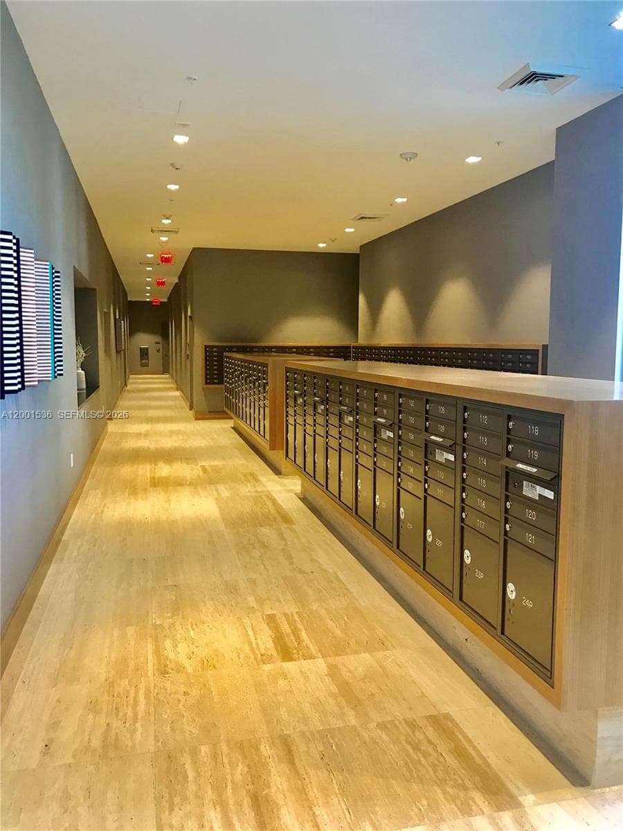 16385 Biscayne Blvd. 1902 photo 17