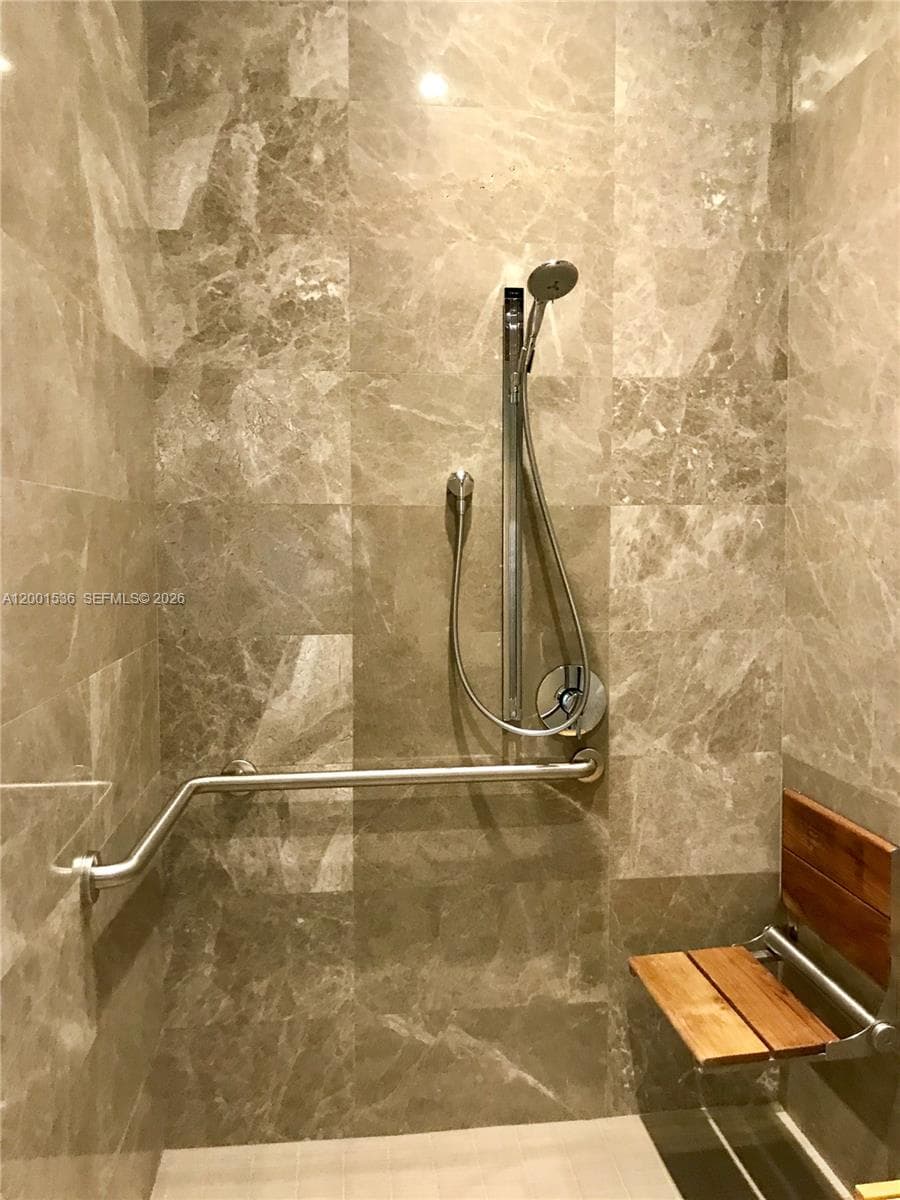 16385 Biscayne Blvd. 1902 photo 24