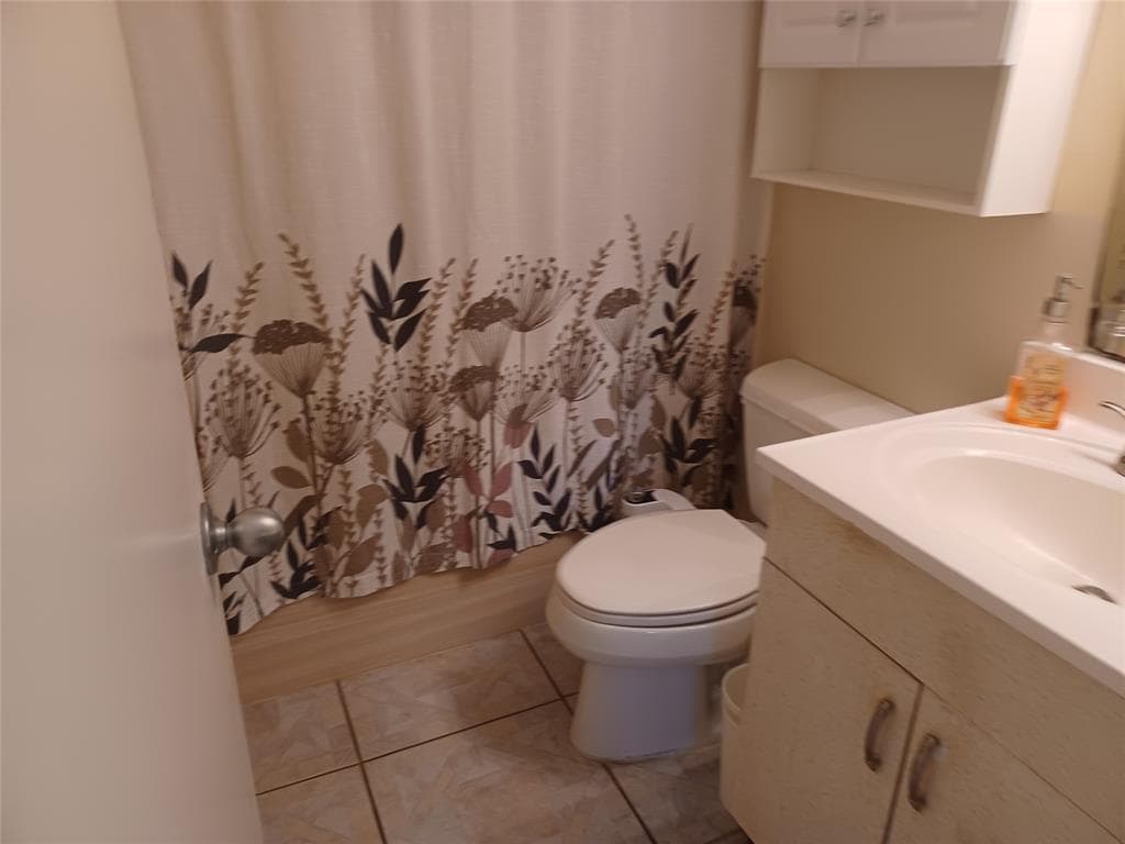 1391 S Ocean Boulevard 105 photo 9
