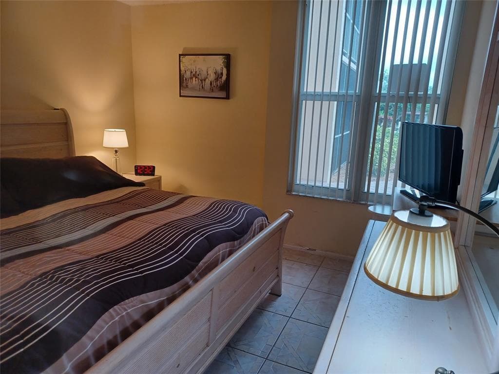1391 S Ocean Boulevard 105 photo 8
