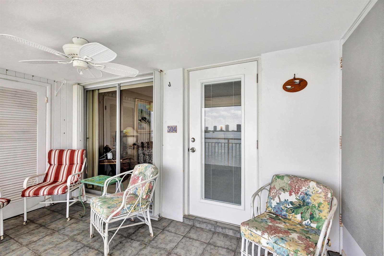 100 Shore Court 304 photo 7