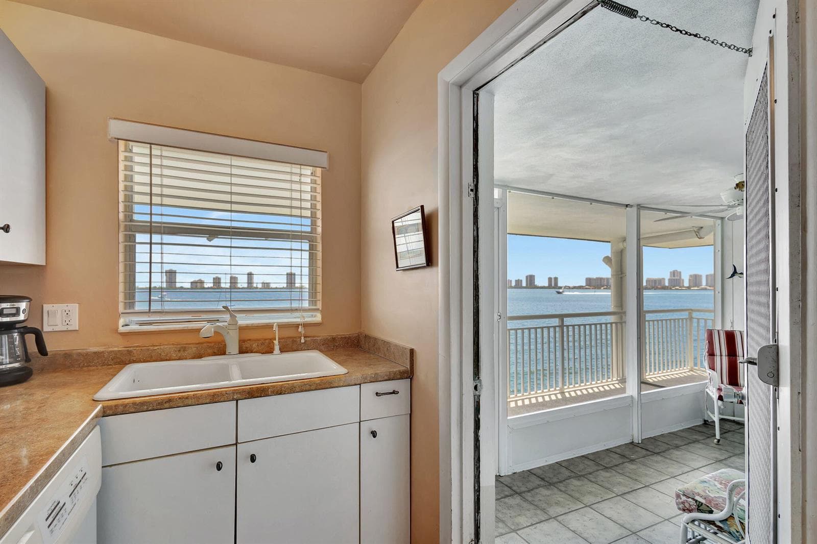 100 Shore Court 304 photo 20