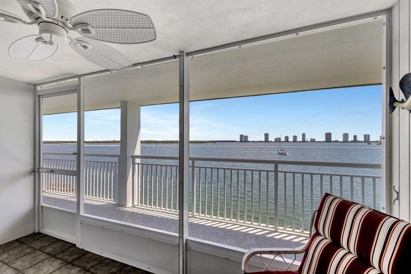 100 Shore Court 304 photo 10