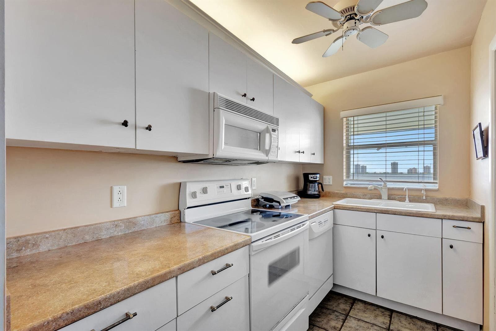 100 Shore Court 304 photo 18