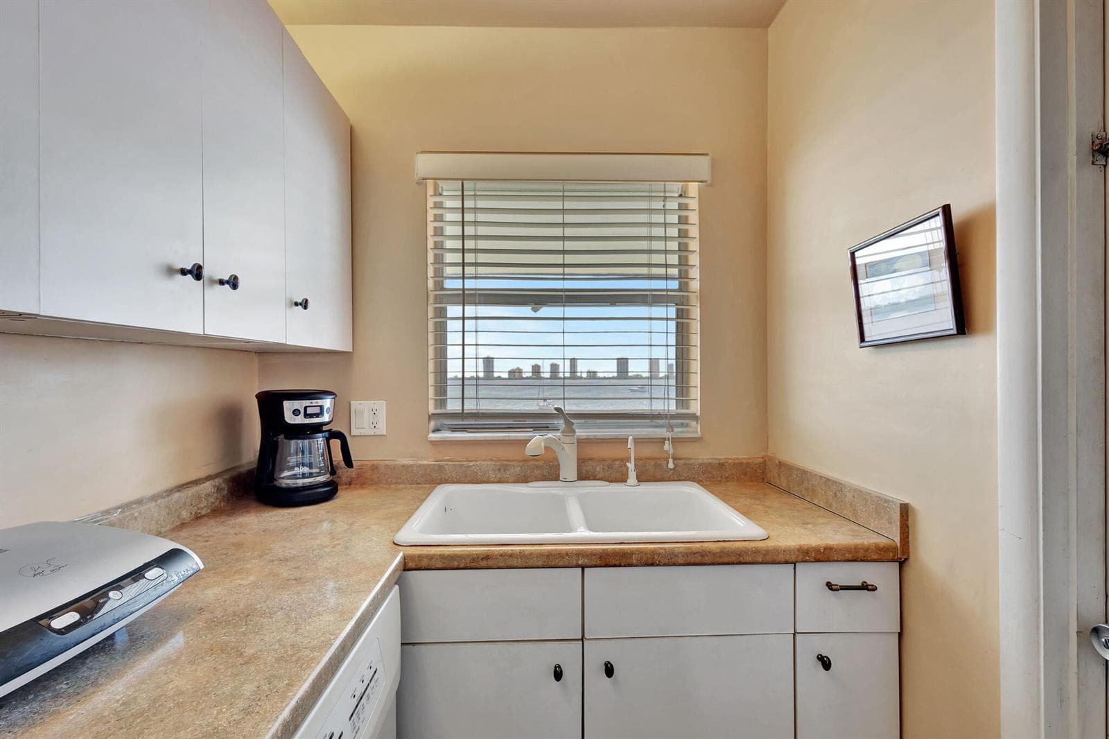 100 Shore Court 304 photo 19