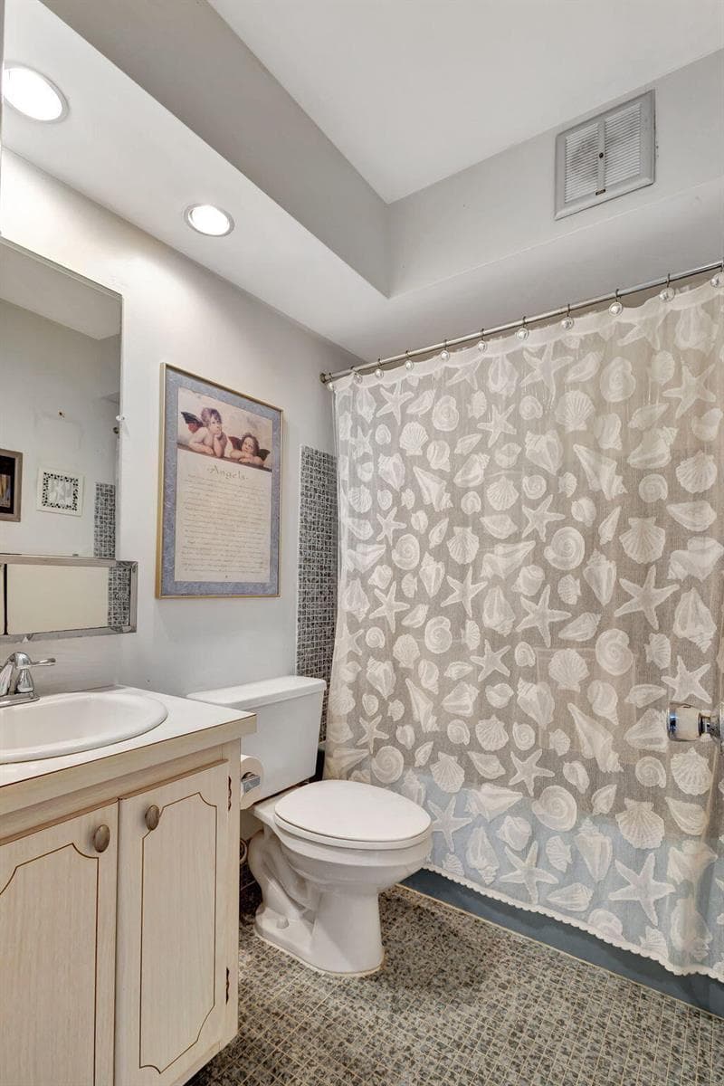 100 Shore Court 304 photo 25
