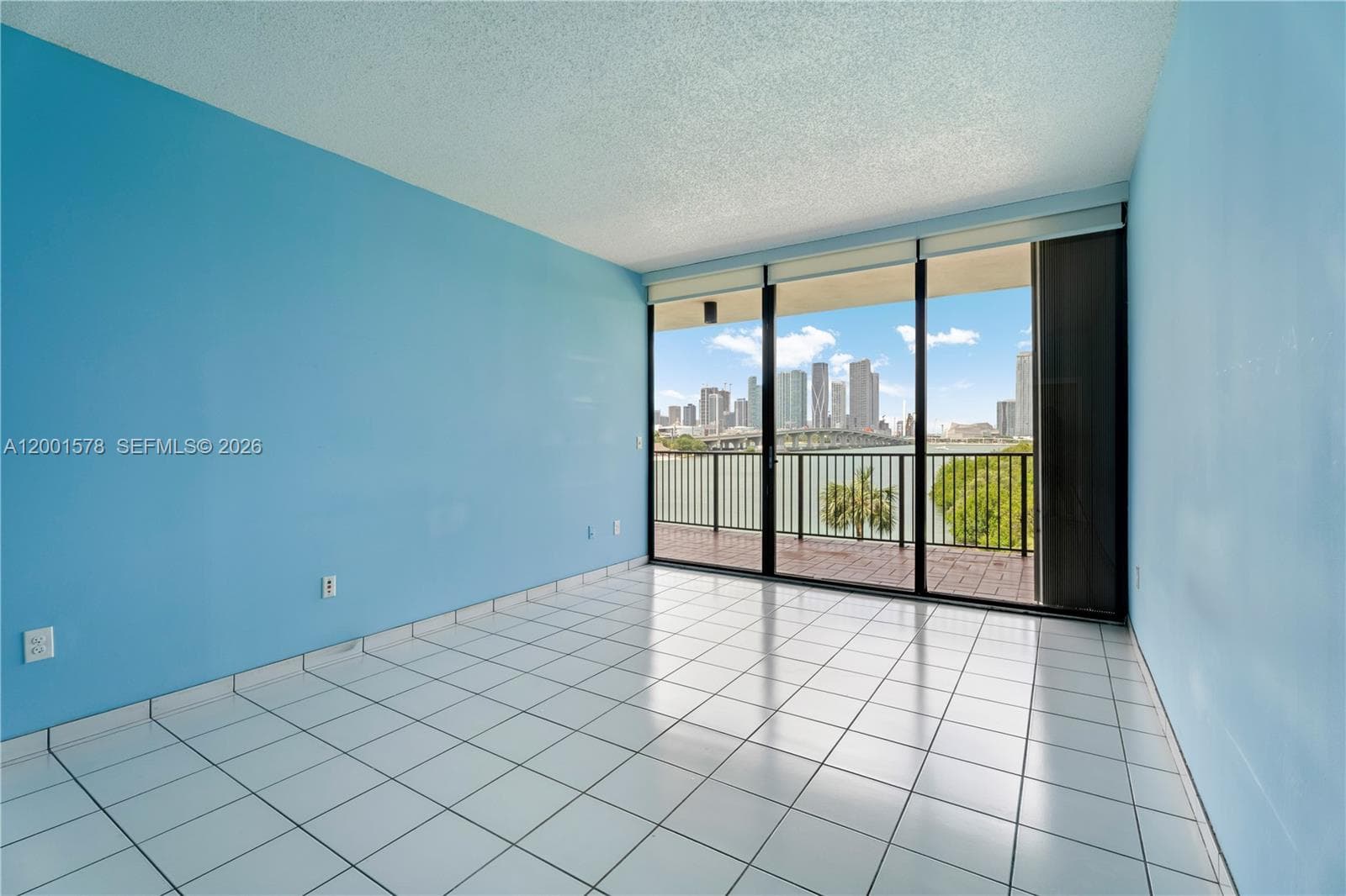 1000 Venetian Way 408 photo 16