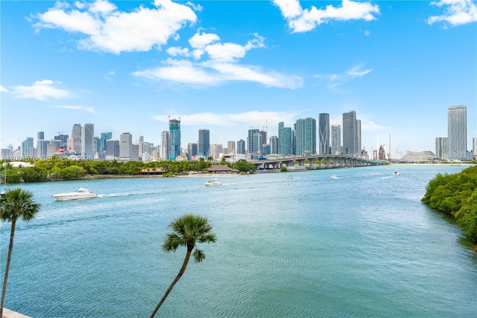 1000 Venetian Way 408 photo 22