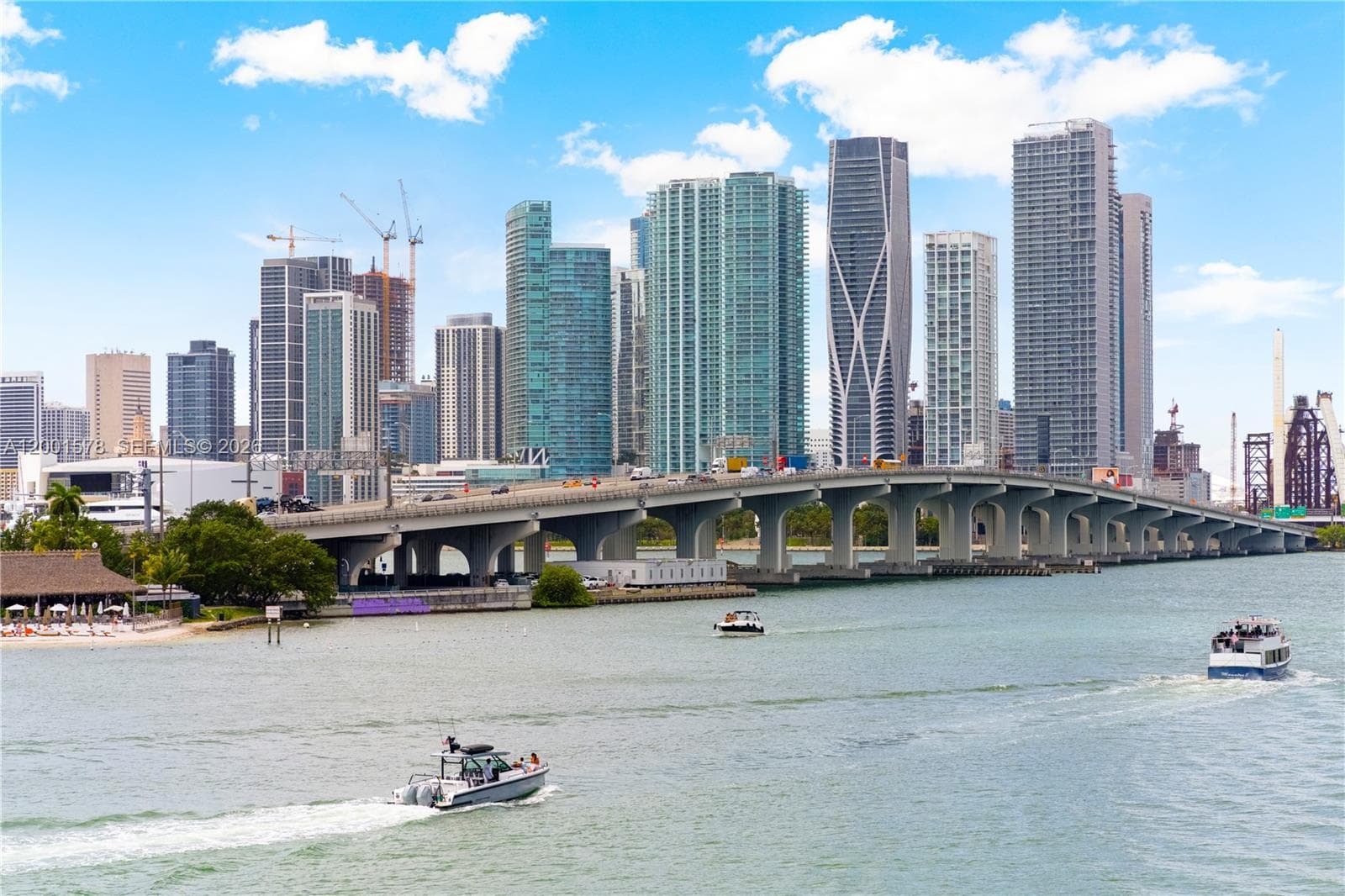 1000 Venetian Way 408 photo 1