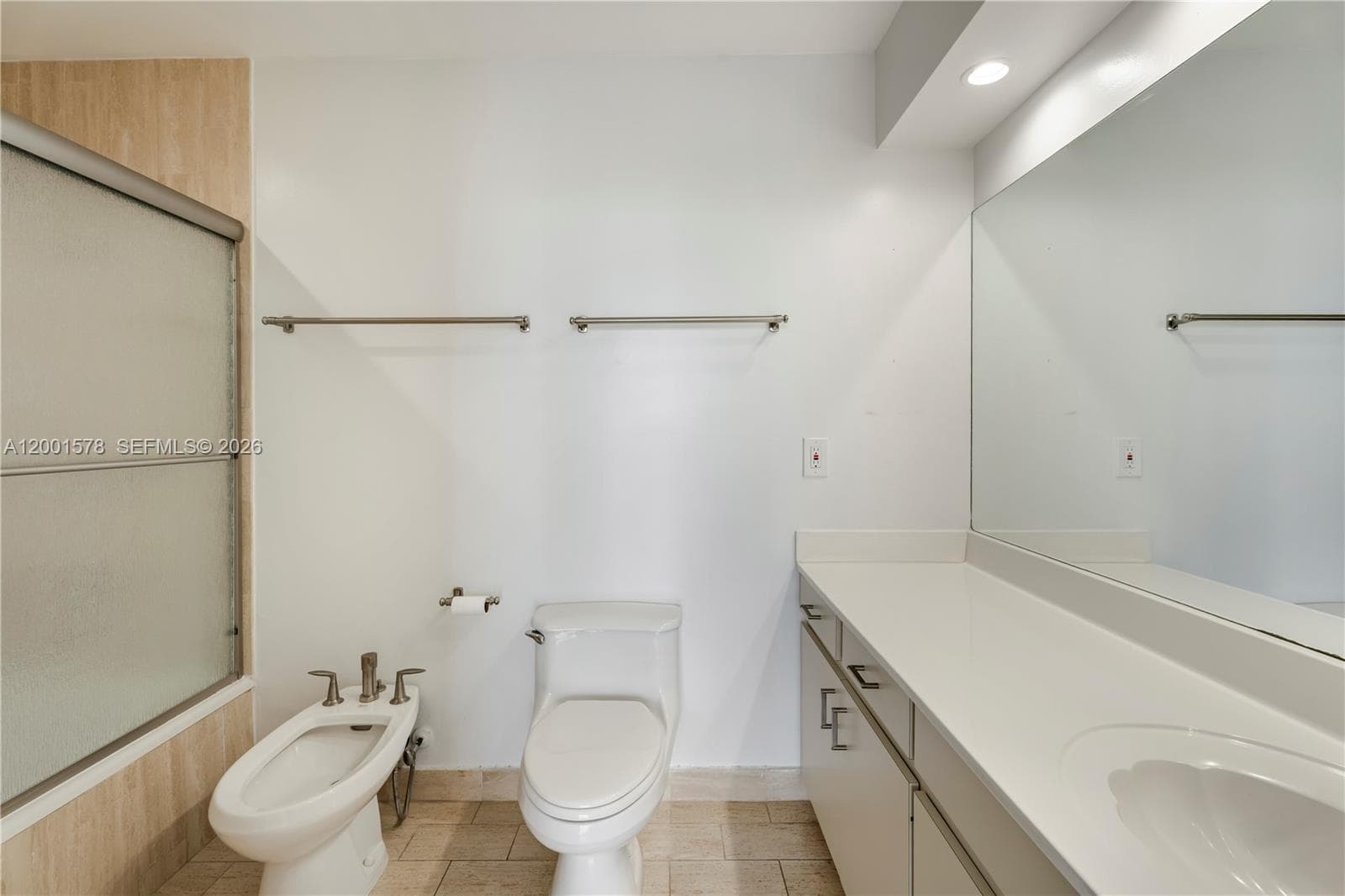 1000 Venetian Way 408 photo 20