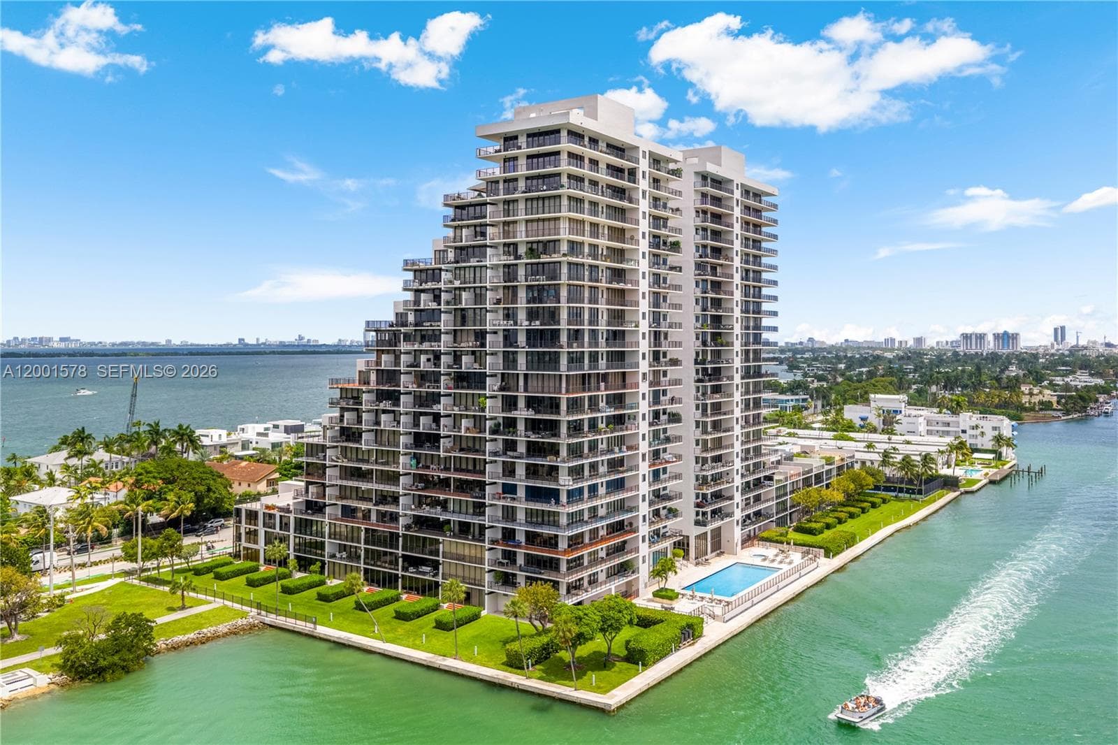 1000 Venetian Way 408 photo 21