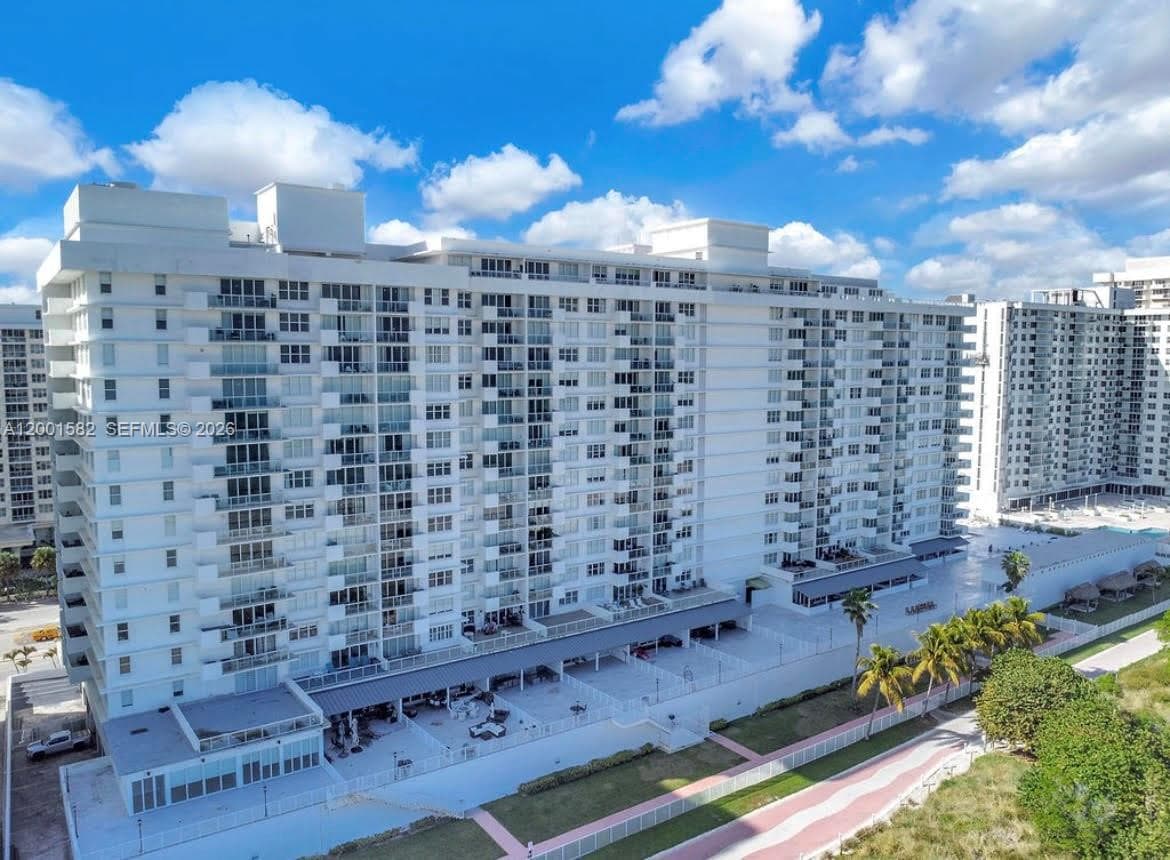 5601 Collins Ave 903 photo 19