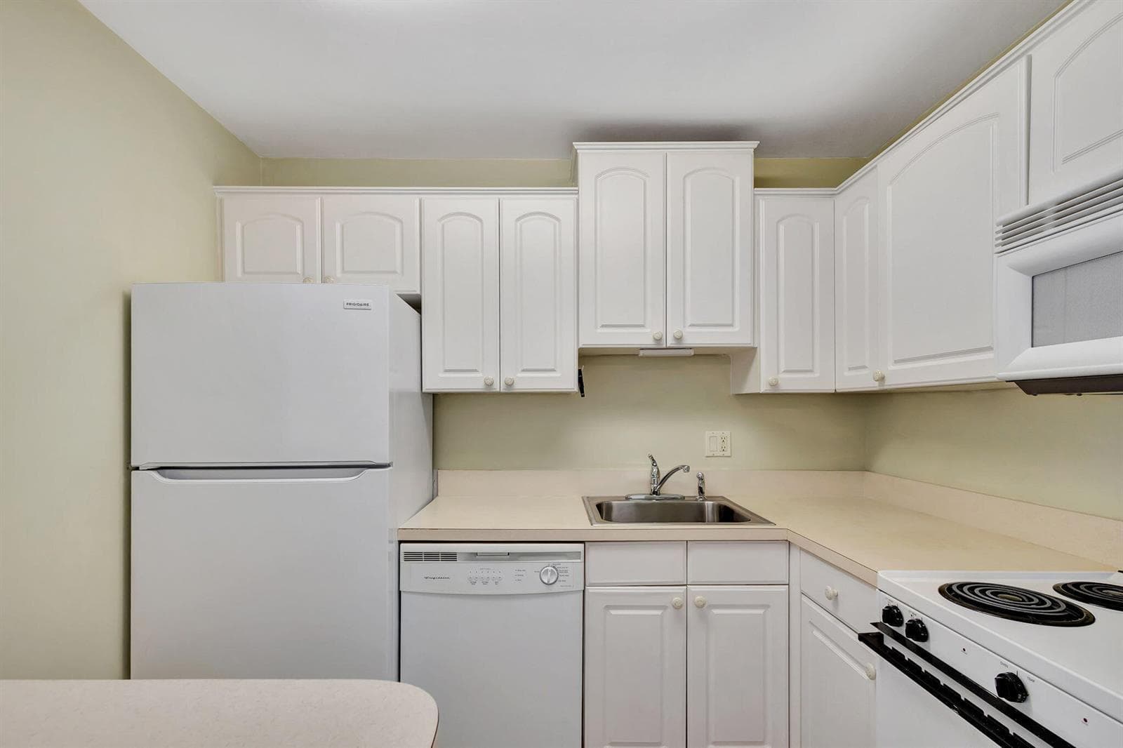 100 Shore Court 210 photo 16