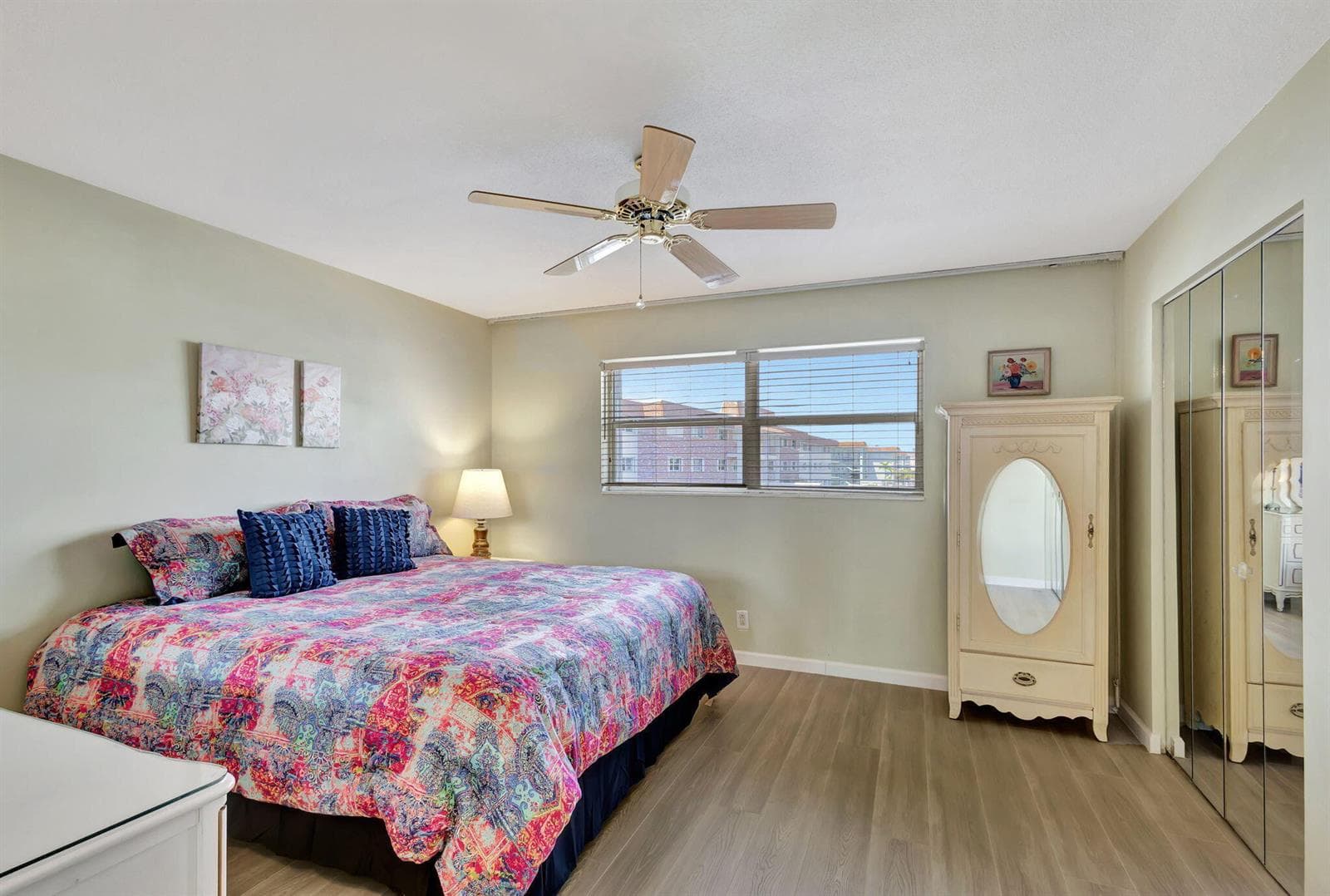 100 Shore Court 210 photo 22
