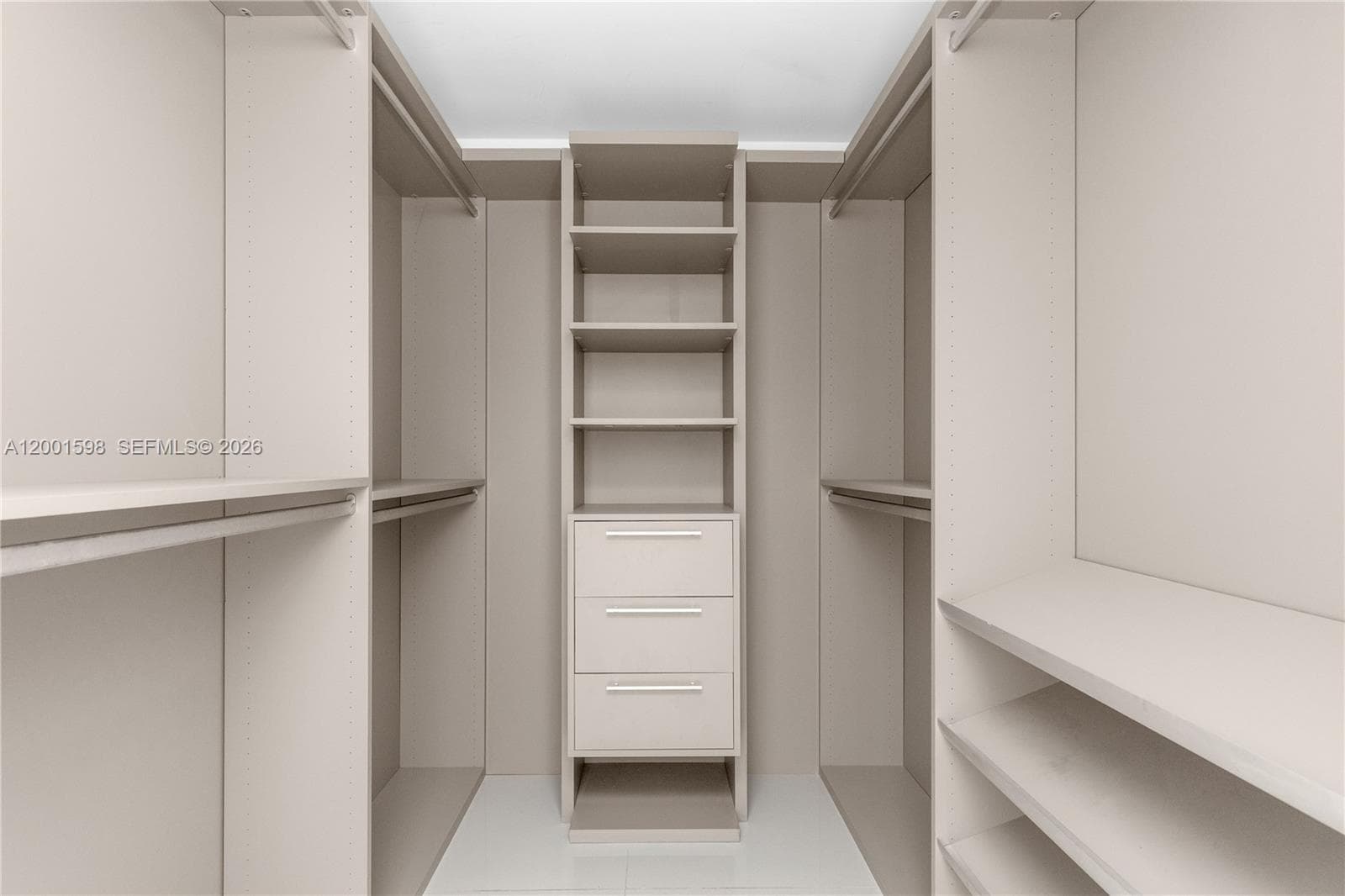 488 18th St 1807 photo 23