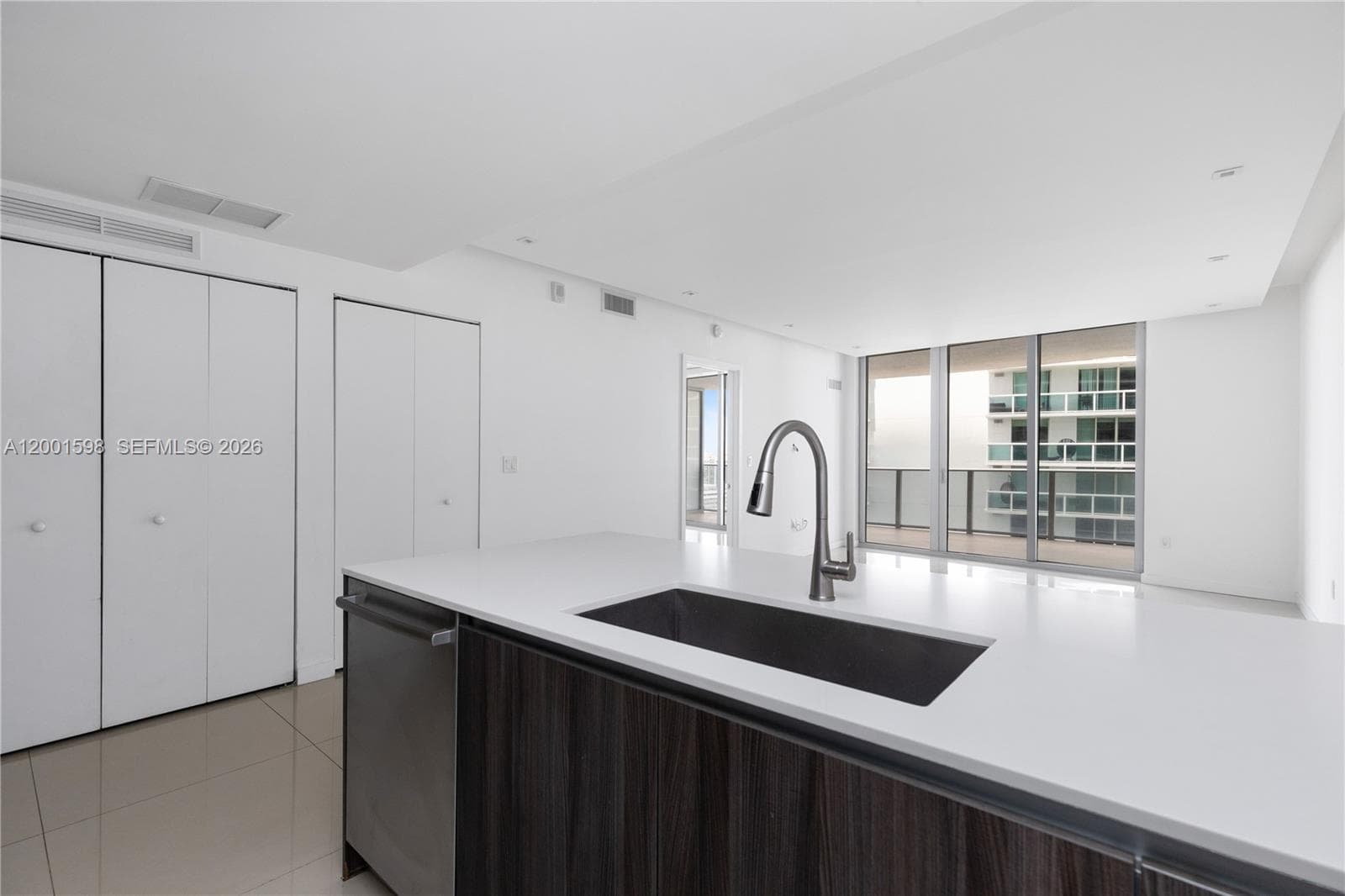 488 18th St 1807 photo 6